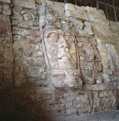 Maschera architettonica, Tempio dei Mascarones, Kohunlich, Penisola dello Yucatan, Messico Periodo Classico Antico (300-600 d.C.) da Mayan